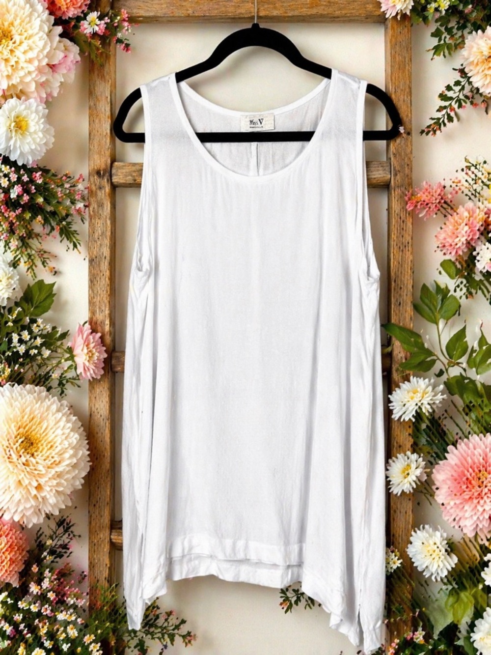 Miss V Linen Top w/ Pockets – Flowy, Lightweight – Perfect w/ Leggings